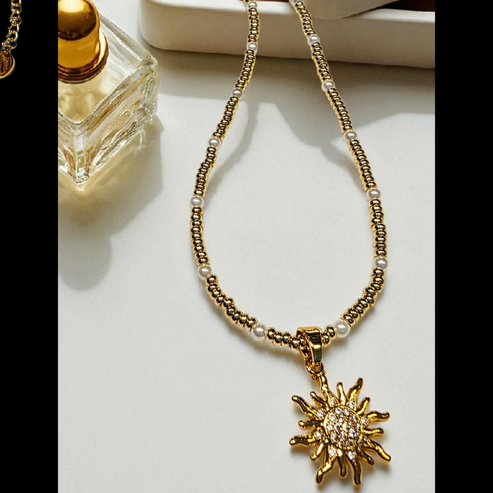 SALE!! Gold Sun Pendant Necklace NWT - Picture 3 of 5